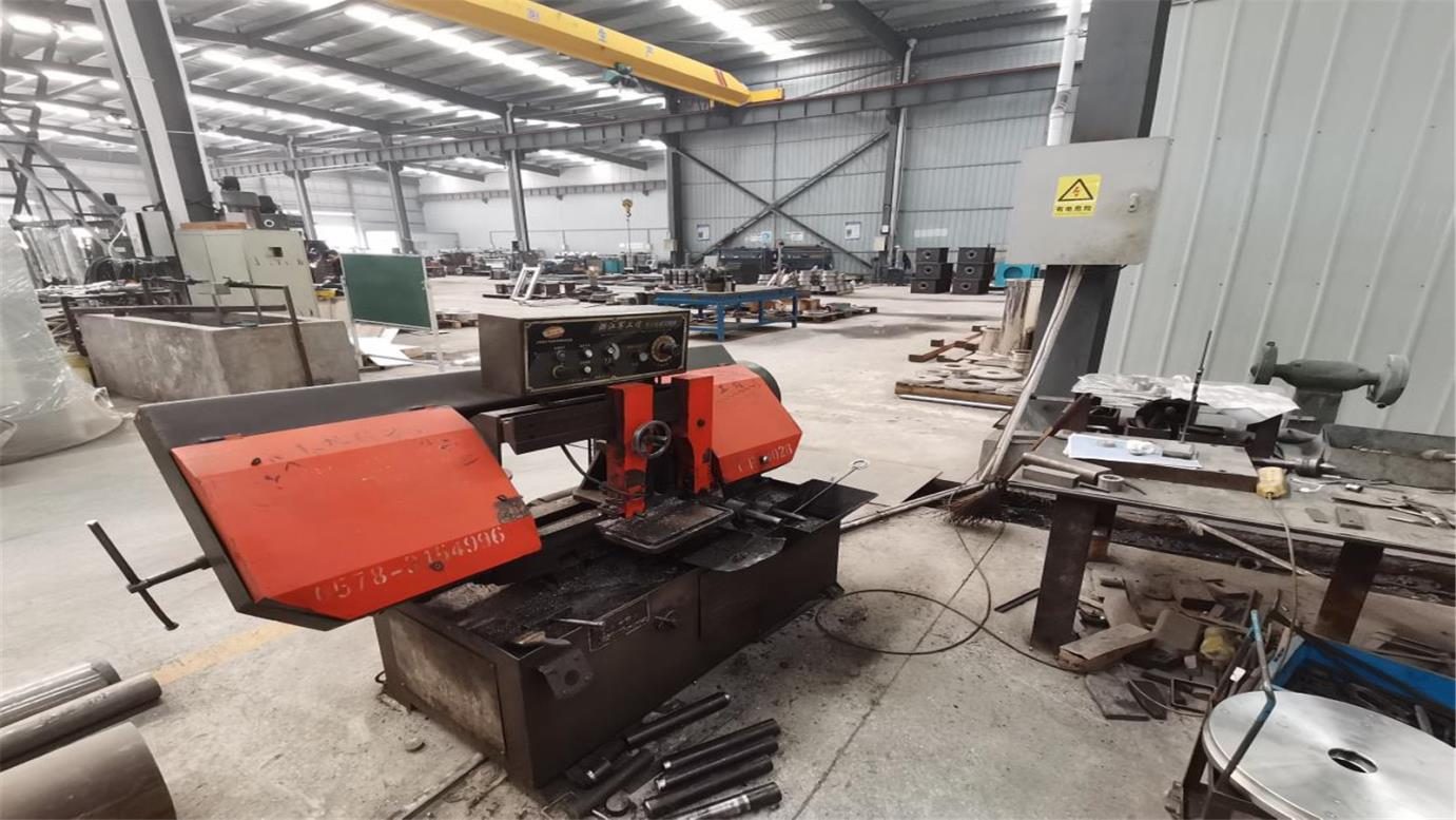 Fabrication equipment in the POLYC workshop